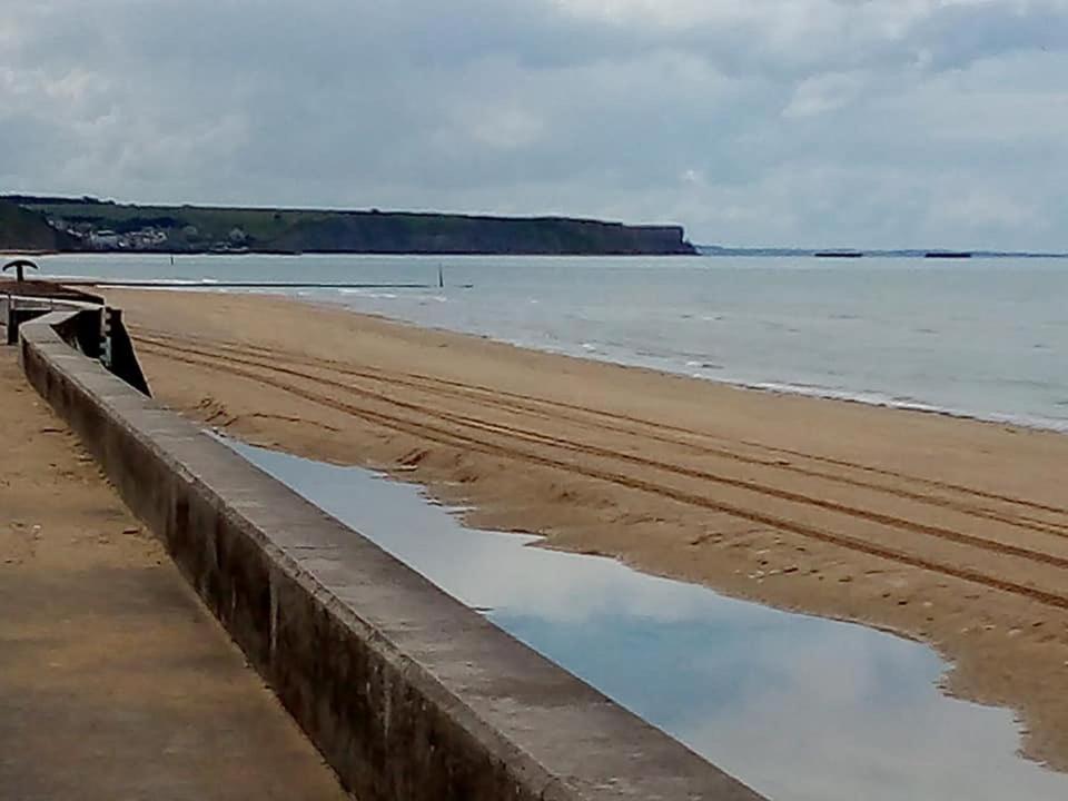 Commes Maison Renovee En Pierres Sejour Spacieux Avec Jardin Et Terrasse Amenagee Pres Omaha Beach & Bayeux A 5Mn De La Mer Tous Commerces מראה חיצוני תמונה